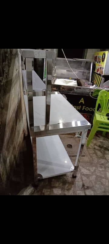 warking table making table preparation table is in pure ss 3
