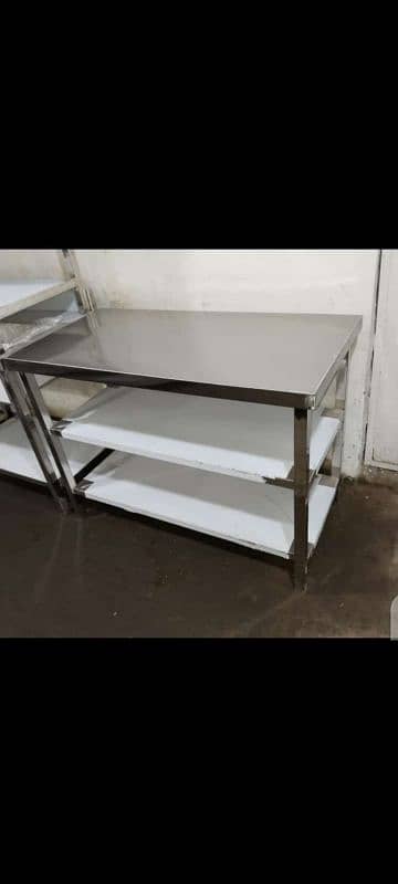warking table making table preparation table is in pure ss 4