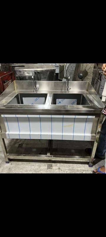 warking table making table preparation table is in pure ss 8