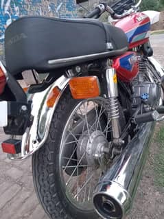 bike urgent sale 03047351696 24 ghante WhatsApp on