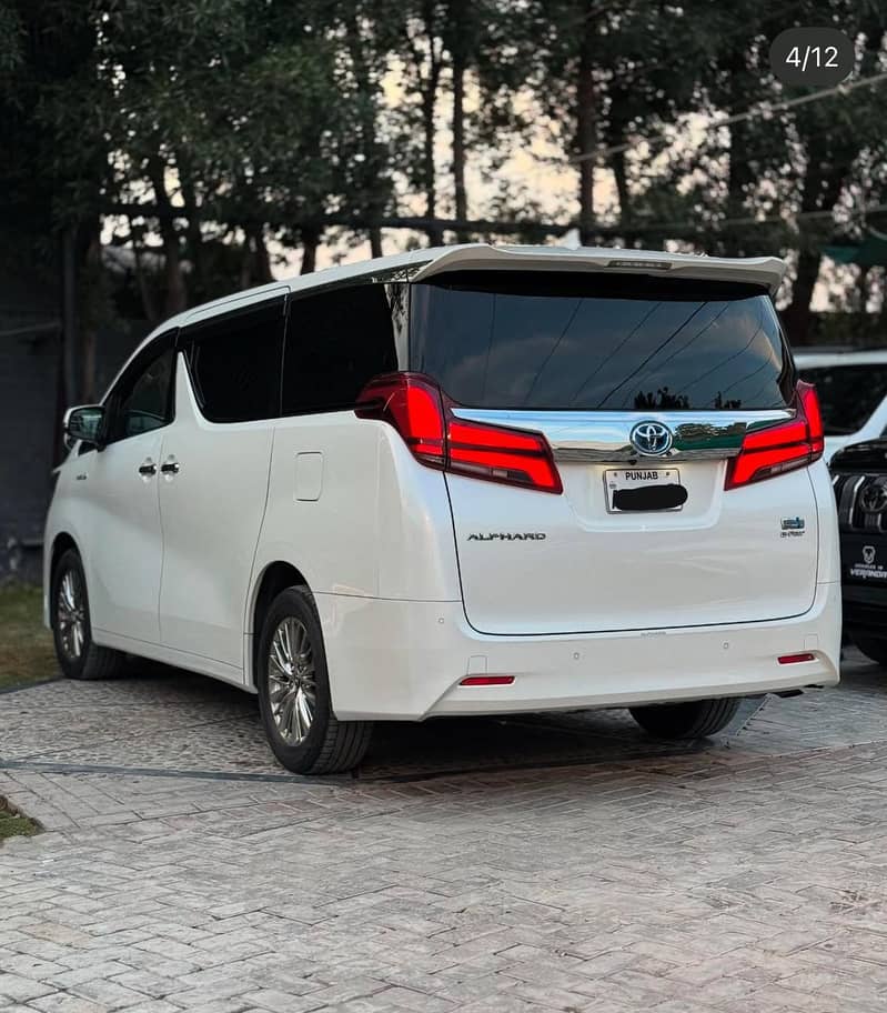 Toyota Alphard Hybrid 2019 , 7 Seater , 2500 CC 1