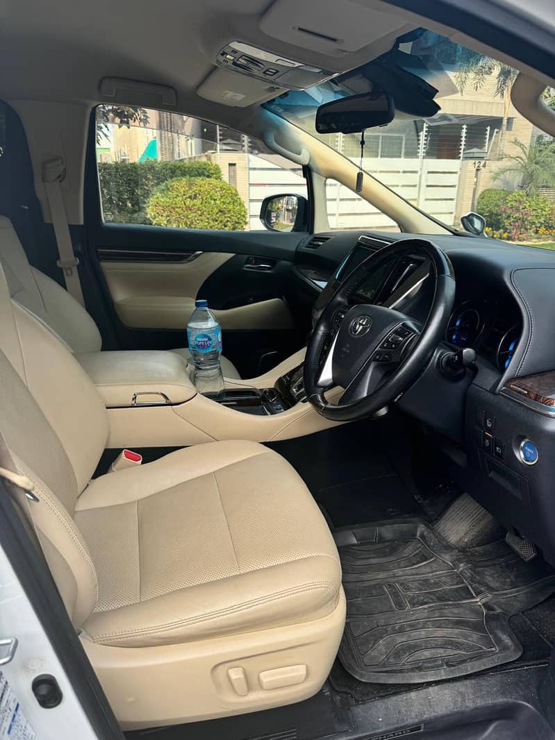 Toyota Alphard Hybrid 2019 , 7 Seater , 2500 CC 3