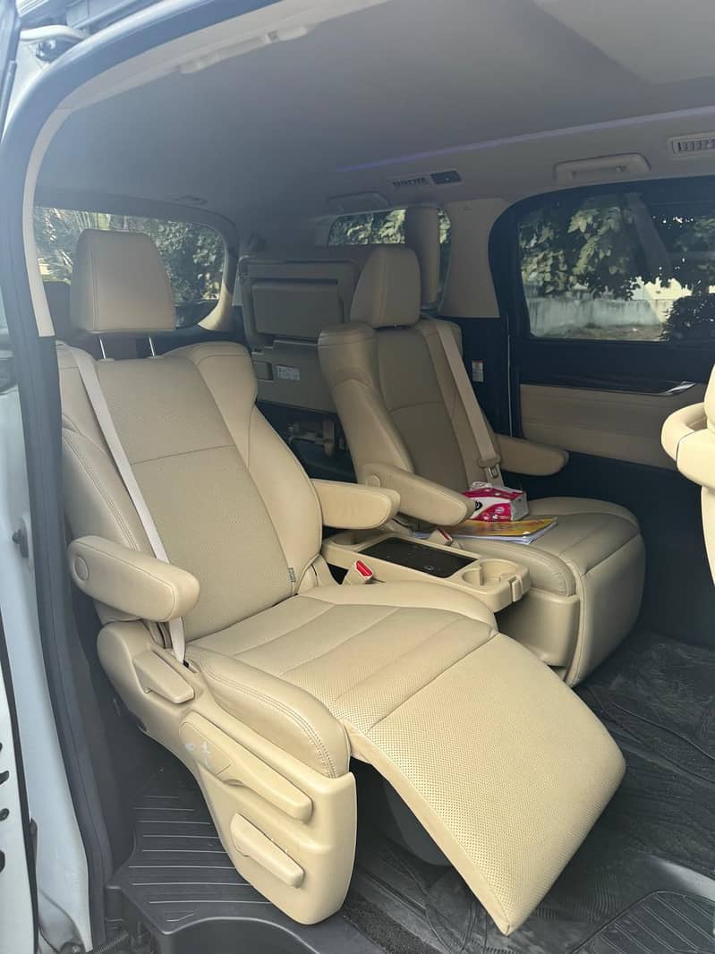 Toyota Alphard Hybrid 2019 , 7 Seater , 2500 CC 5