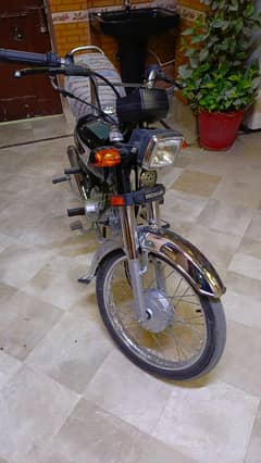 Brand New CD 70 Black