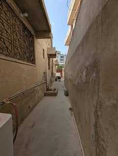 North Nazimabad Block D Prime Location Masjid Facing House Sweet Water Single Story