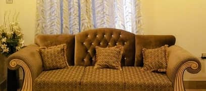 Stylish 5-Seater Sofa Set in Excellent Condition