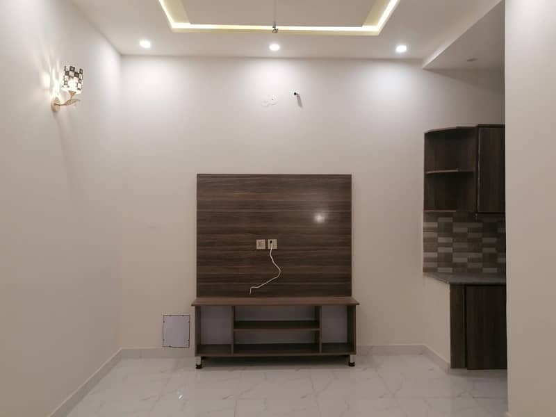 Avail Yourself A Great 7 Marla Upper Portion In Gulshan-e-Ravi - Block E 0