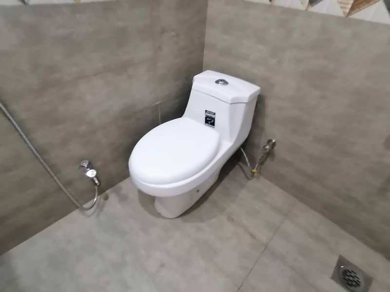 Avail Yourself A Great 7 Marla Upper Portion In Gulshan-e-Ravi - Block E 4