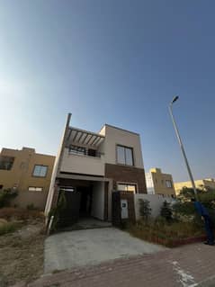 3Bed DDL 125sq yd Villa FOR SALE at ALI BLOCK All amenities nearby including MOSQUE, General Store & Parks