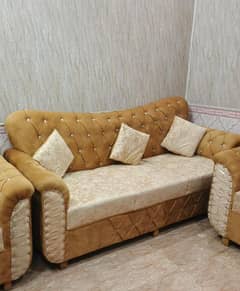 (Urgent Sale) New Condition 6 Seater Sofa Set with cushions