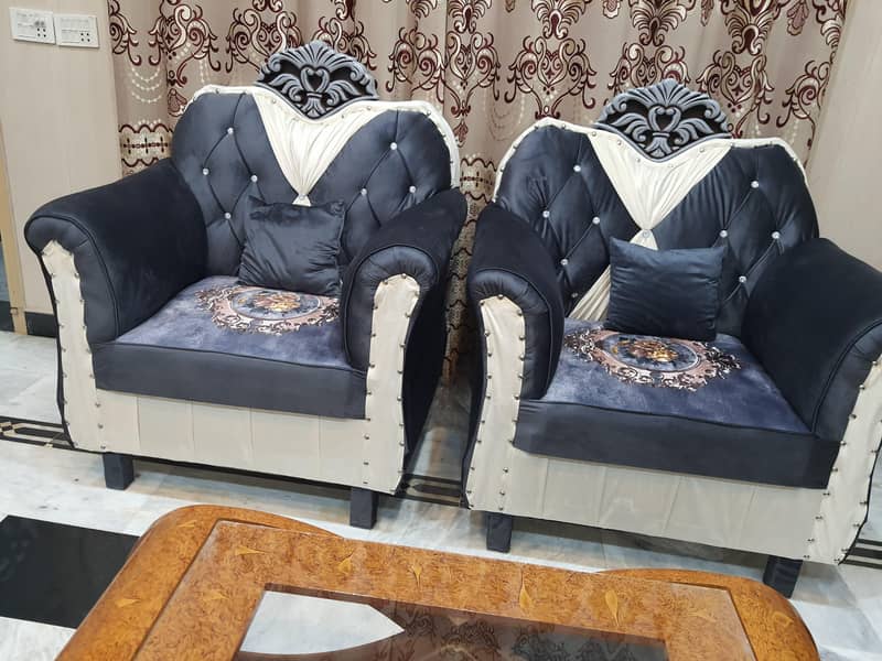 5 seater soffa set new Not used shadi ma bhi dia ja skta (call only) 2