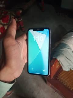 iPhone 11 72% battery health