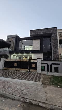 8 Marla Brand New House Available For Sale