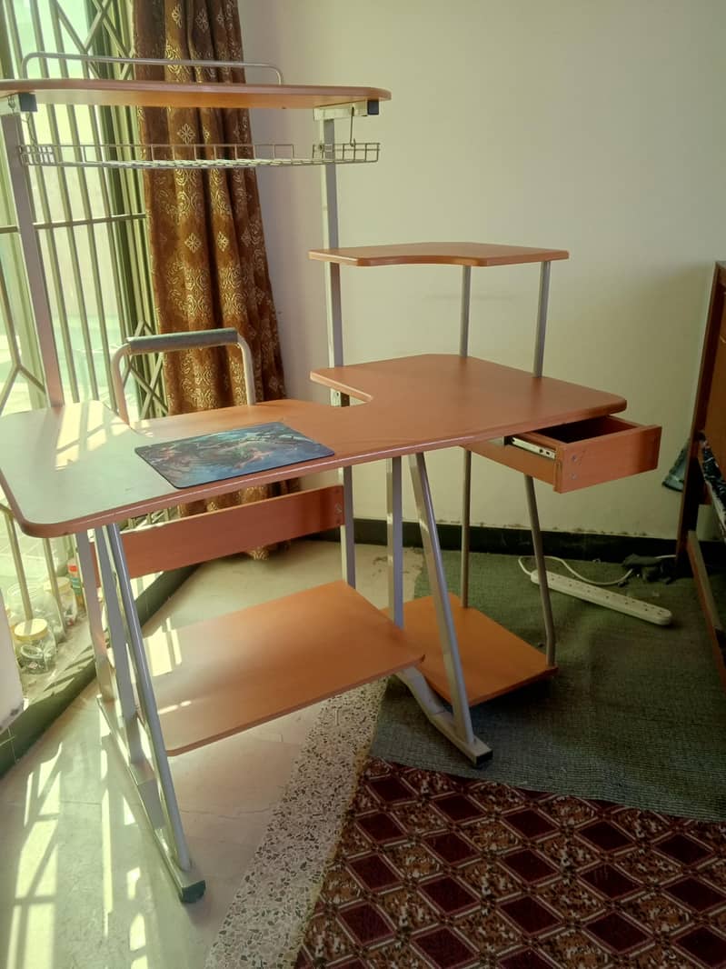 Professional Computer Table (Imported) 0