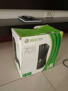 XBOX 360 SLIM EDITION WITH 2 WIRELESS CONTROLLER