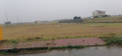 INVESTOR PRICE LEVEL 10 MARLA PLOT FOR SALE IN BLOCK F-3