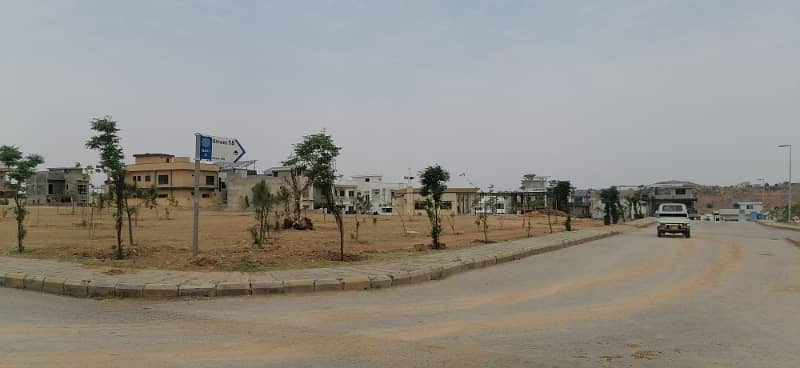 13 MARLA BOULEVARD CORNER PLOT AVAILABLE FOR SALE IN BLOCK G 7