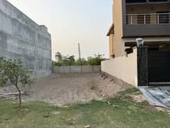 Prime Location Residential Plot For Sale In Park View City - Platinum Block Lahore