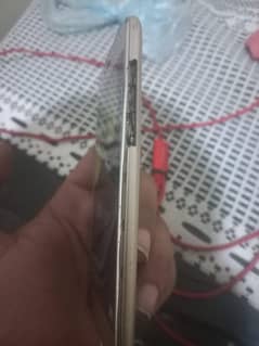urgent urgent sale abi daina ha touch Sahi Kam krta bss ye nishan ha