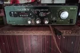 Amplifier and speaker