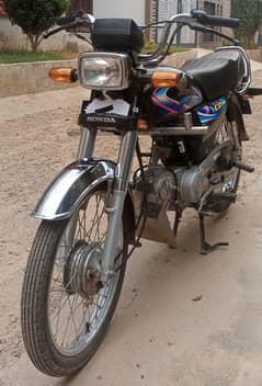 Honda CD 70 color black condition 10/10 milage 07203