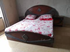 King size bed with 2 side tables and mirror set