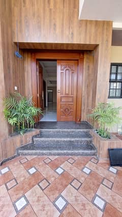 Corner 6 Bedroom Top Designer House For Sale