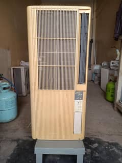 110 window AC in good condition