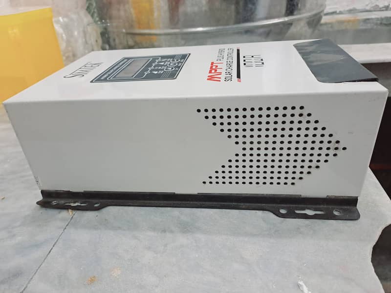 Simtek mppt 100AMP controller 1