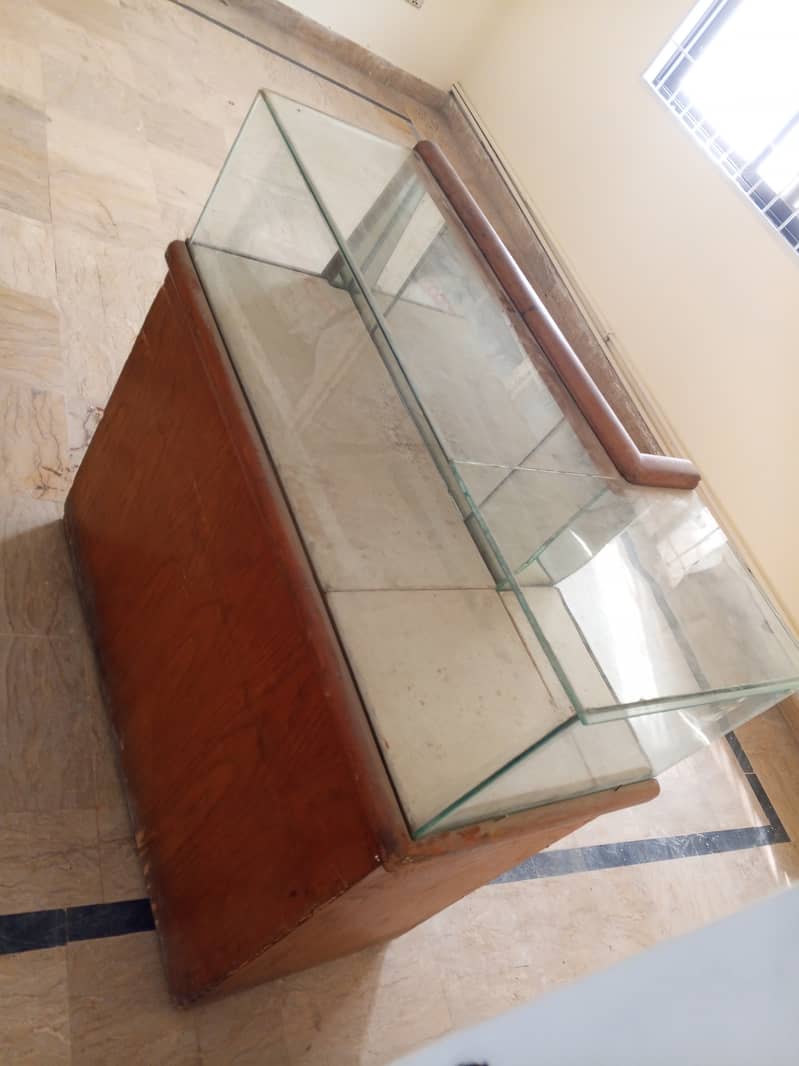 Display showcase solid wood perfect condition 0
