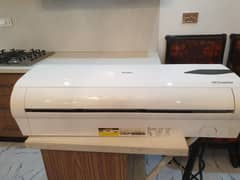 Hier 1 ton dc inverter only 1 year use 10/10