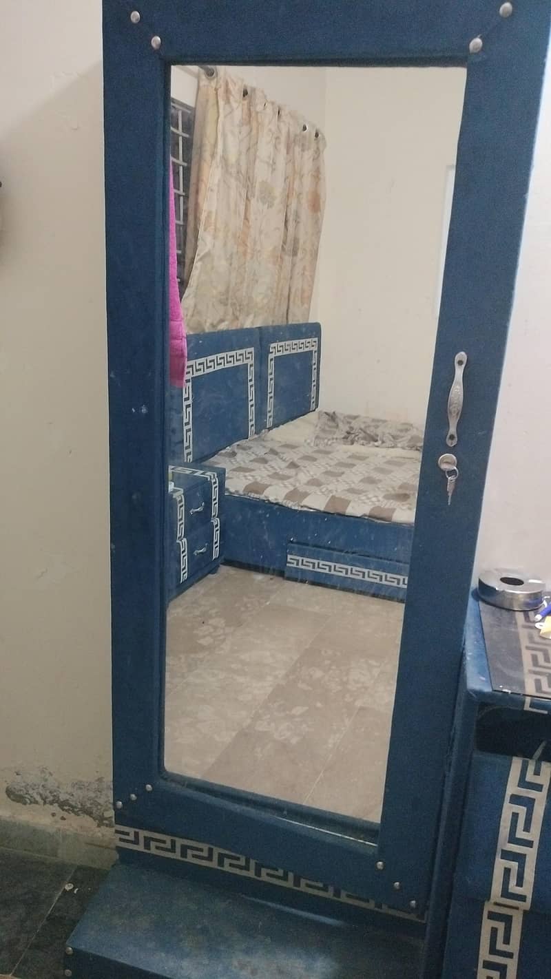2 single bed set with 2 side tables and one dressing table 10