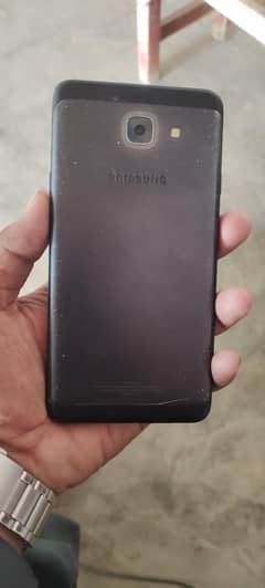 Samsung j7 max