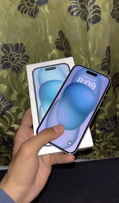 Iphone 15 Factory unlock non active 4 months Sim available with box