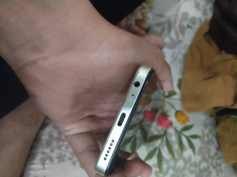 Tecno spark go 24 with box and charger 5