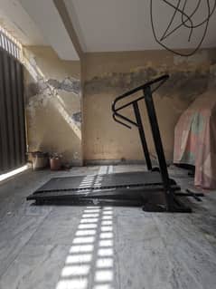 treadmill for sale manual  contact only serious buyers