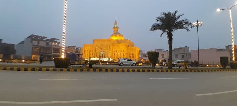 Looking For A Prime Location Residential Plot In Park View City - Executive Block Lahore 5