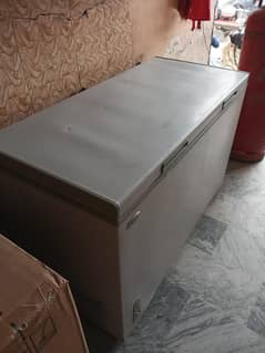 freezer good and neat condition