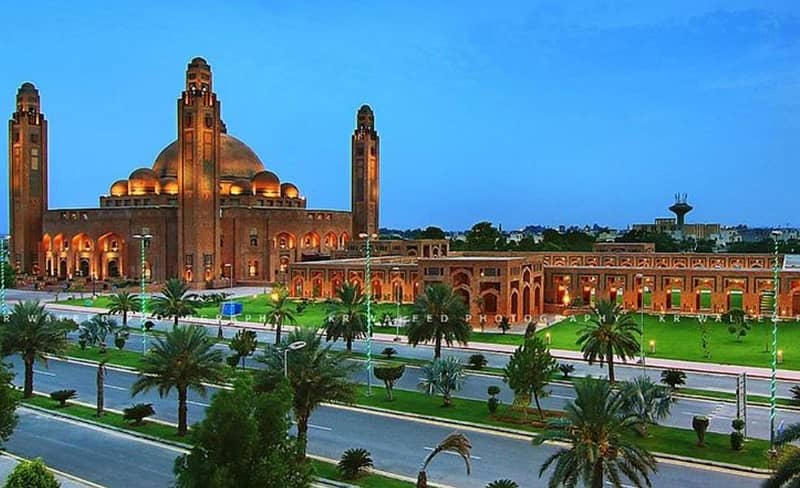 10 MARLA PLOT | MAIN BOULEVARD | BUILDER LOCATION | POSSESSION UTILITY PAID | PLOT FOR SALE | IRIS BLOCK | BAHRIA TOWN LAHORE 12