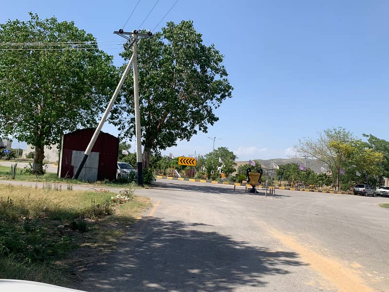 Plot For Sale in Soan Garden Level Plot on Investor Price 2