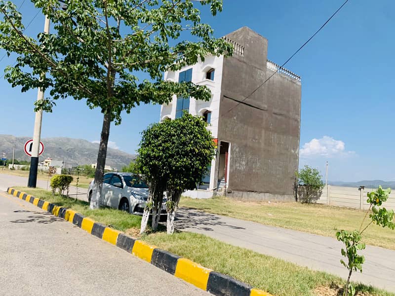 Plot For Sale in Soan Garden Level Plot on Investor Price 3