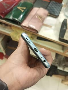 Vivo y33s