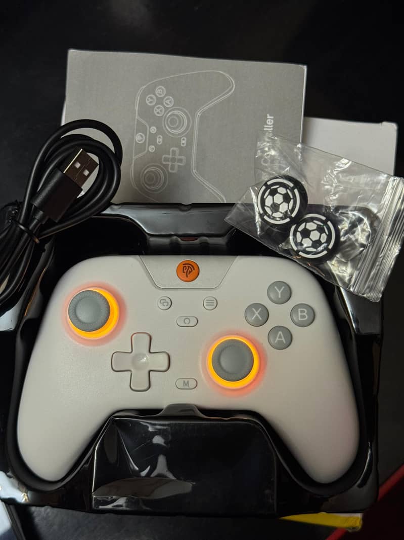 New EasySmx X05 Gaming Controller Completed Box. 0