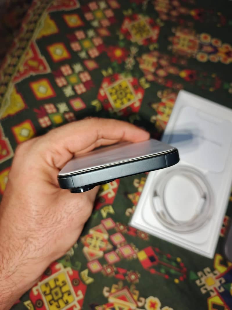 iPhone 15 128-GB JV 8