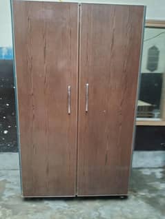 Ful size almri for sale well condition