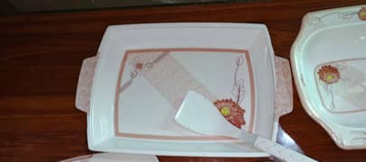 dinnerset available
