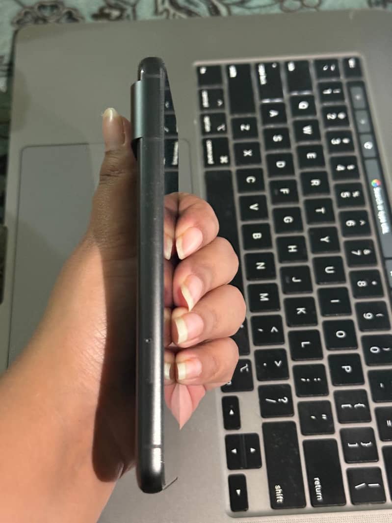 Google Pixel 8, 10/10 In working condition with no issues at all. 2