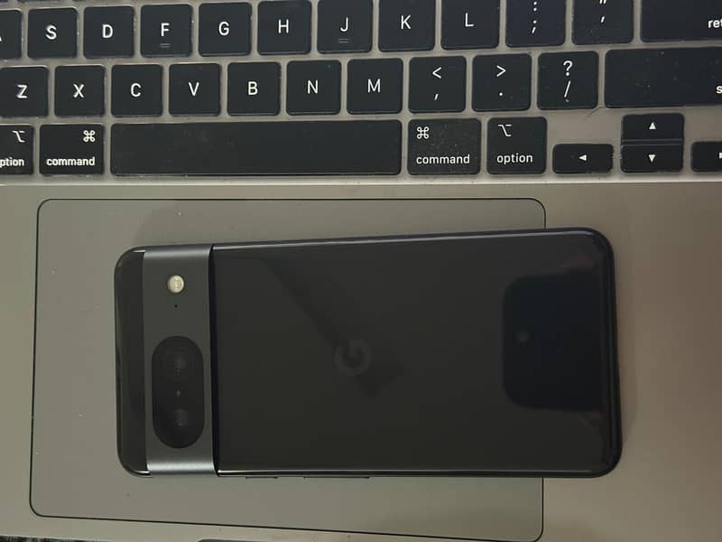 Google Pixel 8, 10/10 In working condition with no issues at all. 7