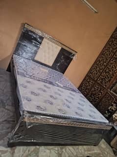 bed with matress