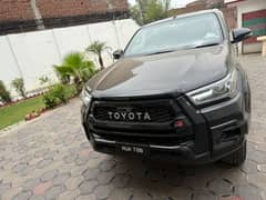 Toyota Hilux Revo GR-S 2025